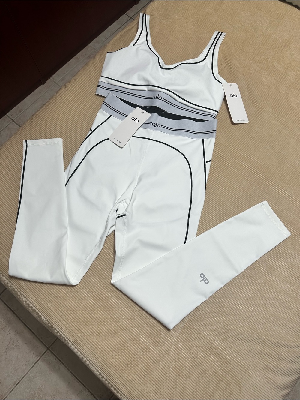 ALO Set. New with tags.